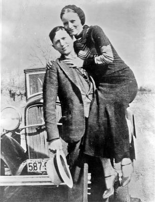 Clyde Barrow and Bonnie Parker image. Click for full size.