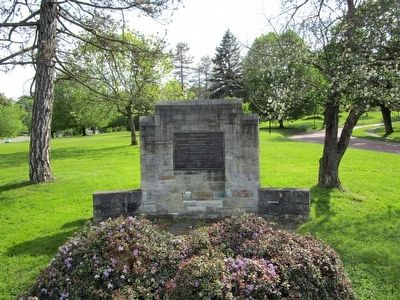 Jamestown WWI Memorial image. Click for full size.