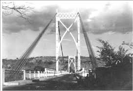 The original Cuscatln Bridge built in the 1940s. image. Click for full size.