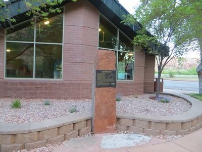The Spanish Trail Marker image. Click for full size.