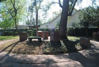 The Barnwell Ring Monument. Click for full size. The Barnwell Ring Monument image. Click for full size.