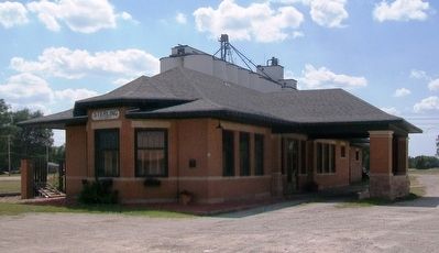The Santa Fe Depot and Marker image. Click for full size.