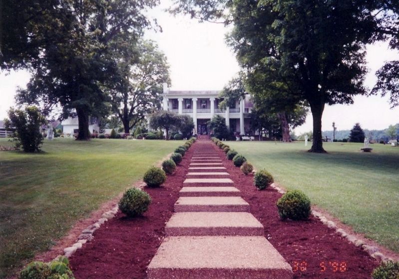 Loretta Lynn Mansion image. Click for full size.
