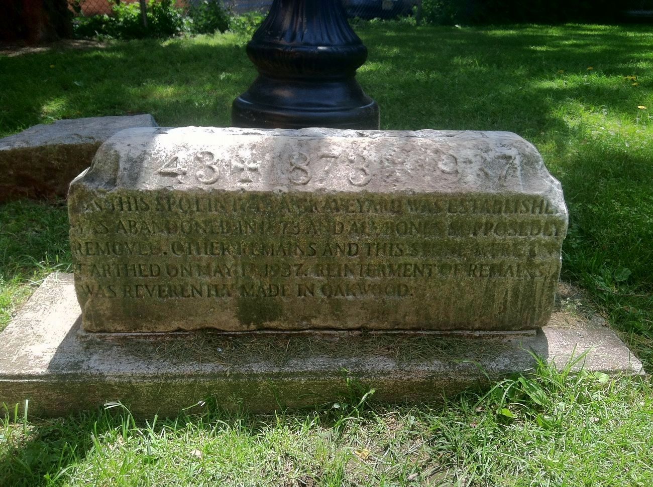 Memorial Stone in Barker Park image. Click for full size.