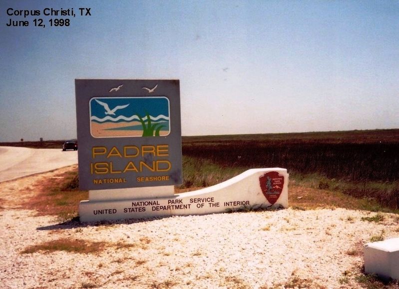 Sign at the entance to Padre Island National Seashore image. Click for full size.