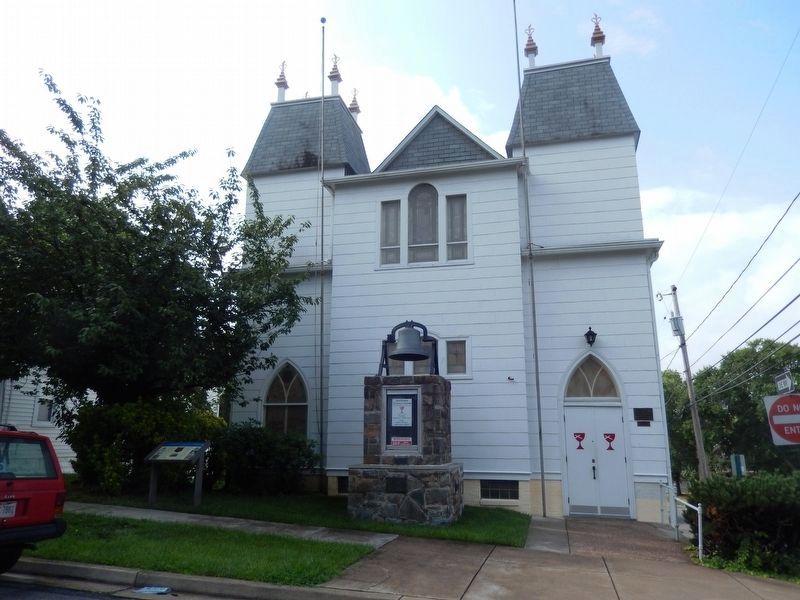 Lansdowne Christian Church. Click for full size. Lansdowne Christian Church image. Click for full size.
