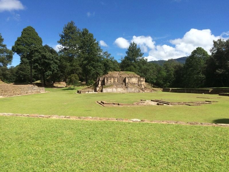 A wide view of Plaza A of Iximche from Sotz'il Palace. image. Click for full size.