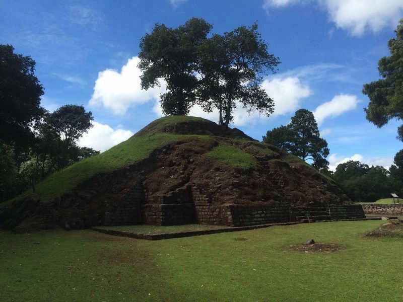 Temple 5 in Plaza C at Iximche Marker. Click for full size. Temple 5 in Plaza C at Iximche Marker image. Click for full size.