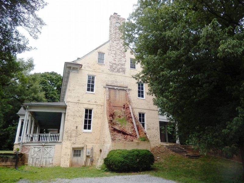 Bostwick House damaged chimney. Click for full size. Bostwick House damaged chimney image. Click for full size.