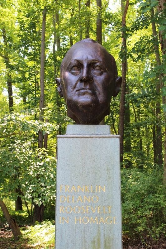 Bust of Franklin Roosevelt. Click for full size. Bust of Franklin Roosevelt image. Click for full size.