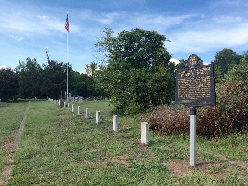 Unknown Confederate graves at Rondo Cemetery next to marker. image. Click for full size.