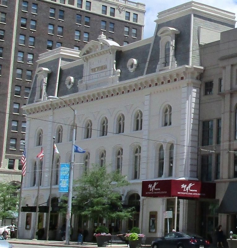Front fa�ade of theater image. Click for full size.