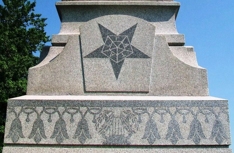 Robert Morris Grave Marker OES Emblem Detail image. Click for full size.