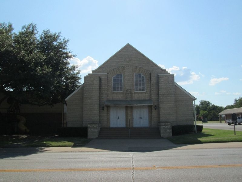 First Baptist Church of Kaufman image. Click for full size.