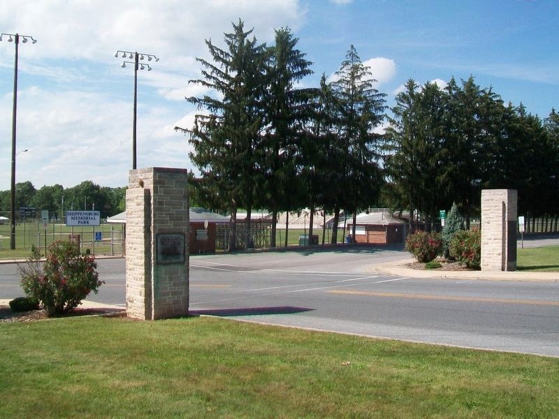 Veterans Memorial Park and Marker. Click for full size. Veterans Memorial Park and Marker image. Click for full size.