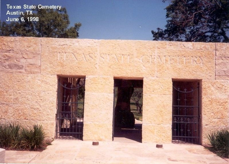 Texas State Cemetery entrance image. Click for full size.