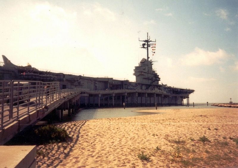 Walkway to the USS Lexington image. Click for full size.