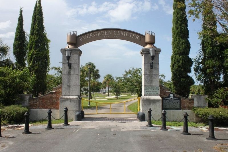 Evergreen Cemetery Marker and entry arch image. Click for full size.
