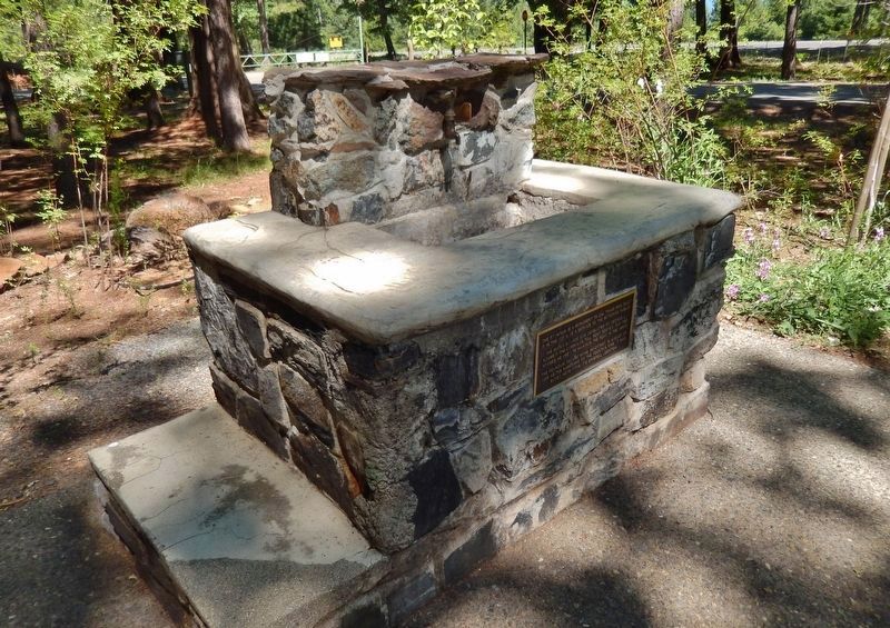 Fountain Fire Namesake Marker (<i>side view</i>) image. Click for full size.