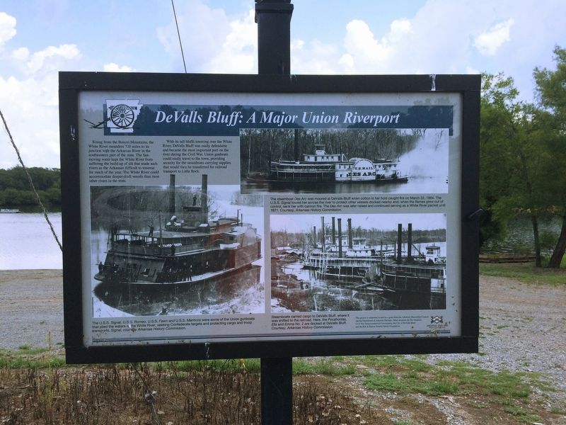 DeValls Bluff: A Major Union Riverport Marker image. Click for full size.