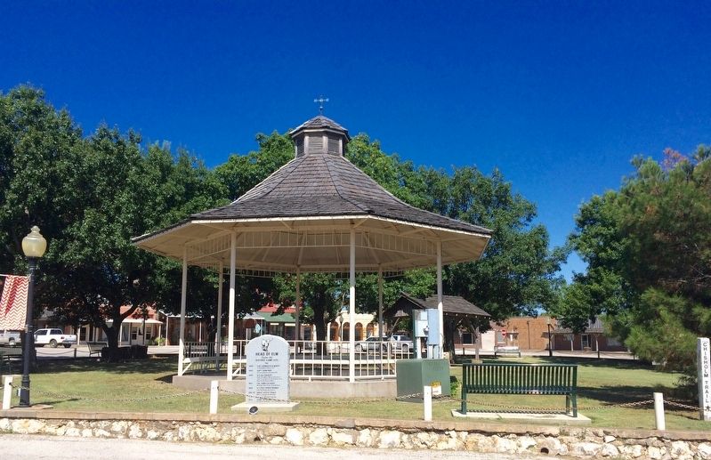 Head of Elm Marker at town gazebo.. Click for full size. Head of Elm Marker at town gazebo. image. Click for full size.