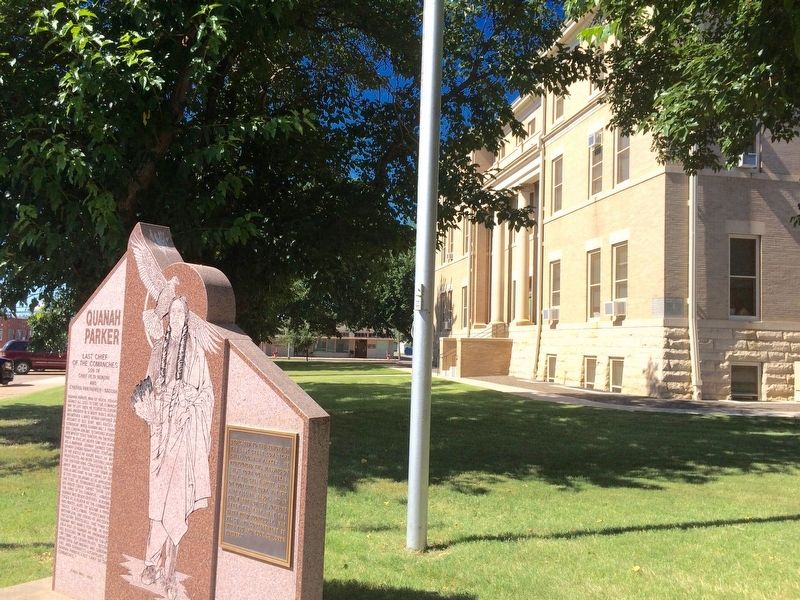 Quanah Parker Marker at corner of Hardeman County Courthouse. image. Click for full size.