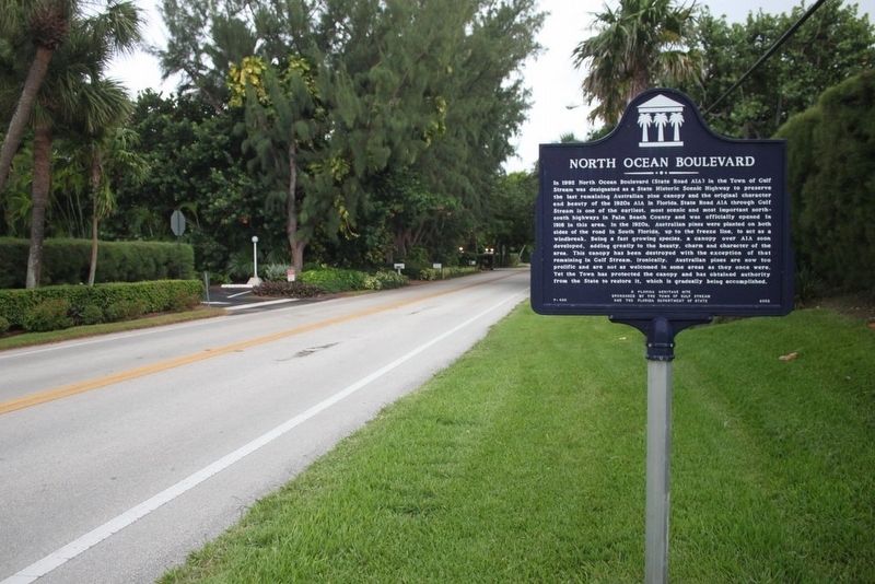 North Ocean Boulevard Marker with FL A1A in background image. Click for full size.