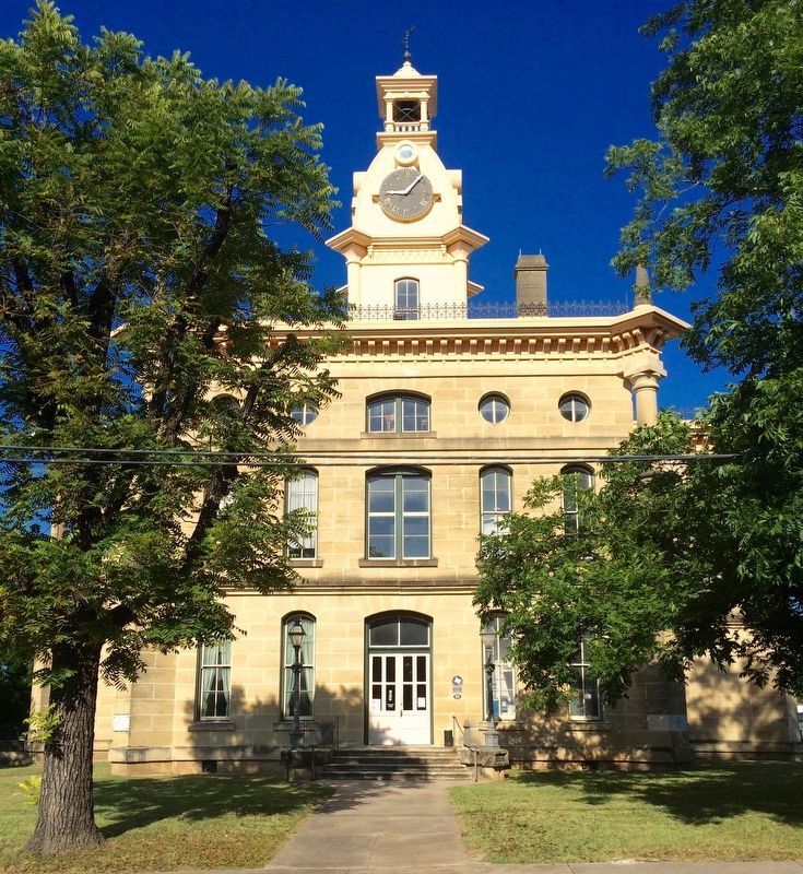 Red River Courthouse image. Click for full size.