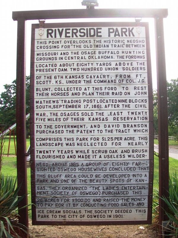 Riverside Park Marker. Click for full size. Riverside Park Marker image. Click for full size.