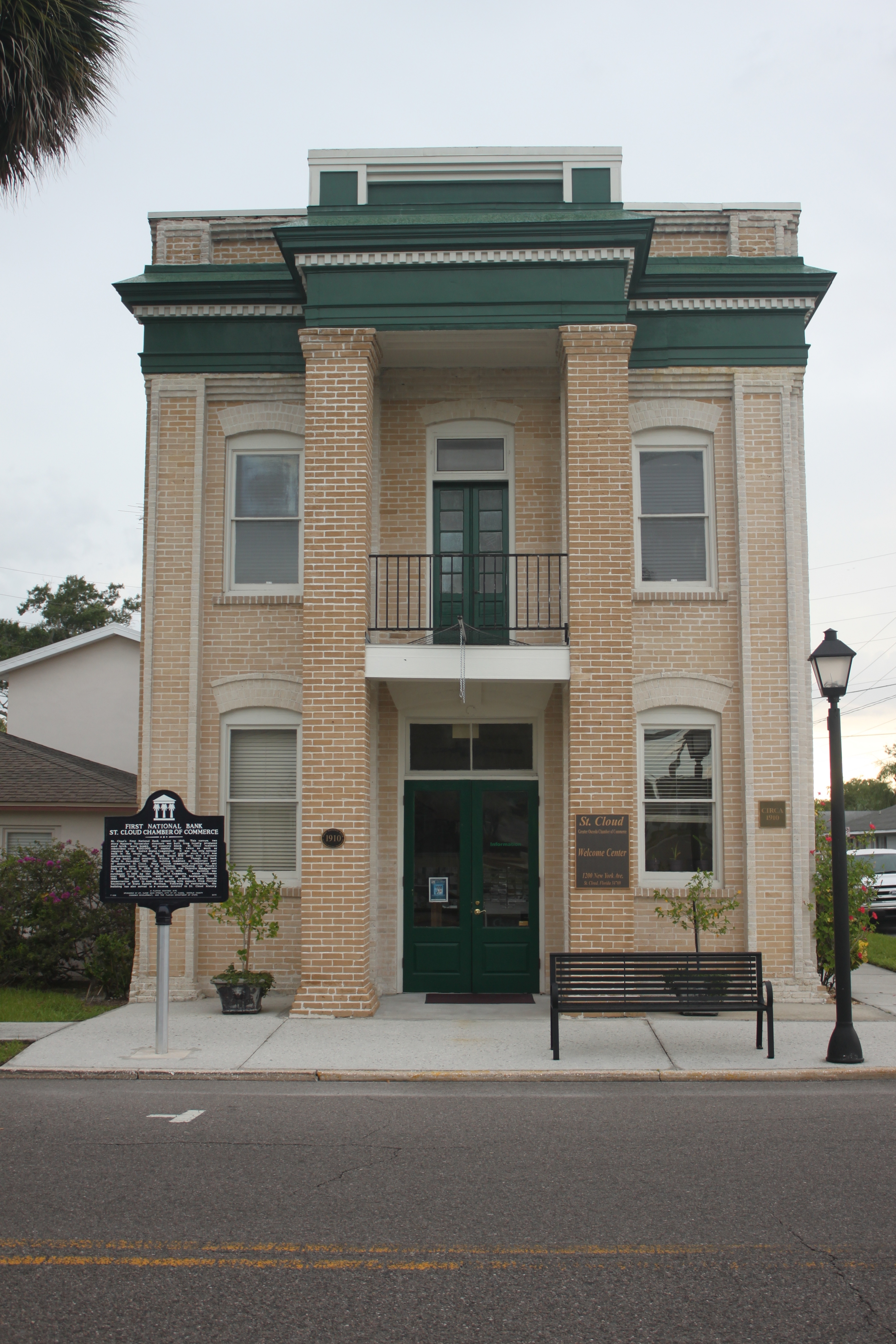 First National Bank/St. Cloud Chamber of Commerce Marker and building