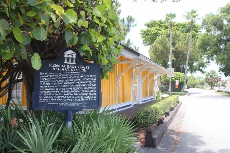 Florida East Coast Railway Station Marker looking north on Railroad Avenue image. Click for full size.