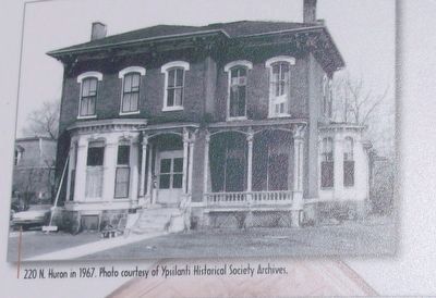 <i>Upper right image</i>. Click for full size. <i>Upper right image</i> image. Click for full size.