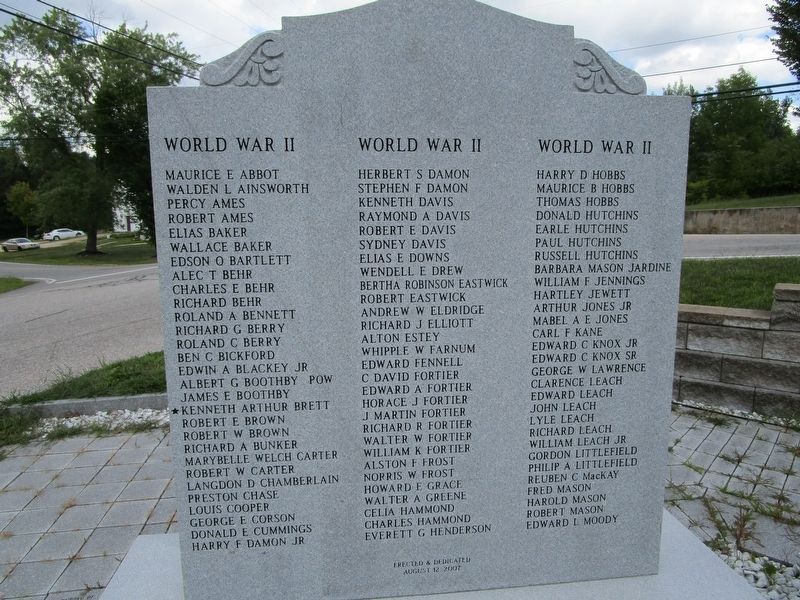 Left stone - WWII names. image. Click for full size.