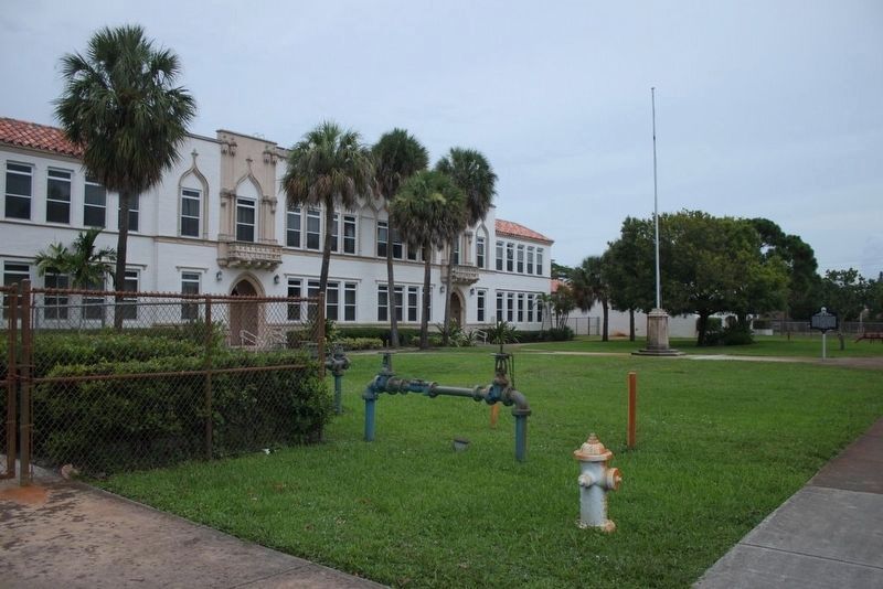 Historic Jupiter School and Marker image. Click for full size.