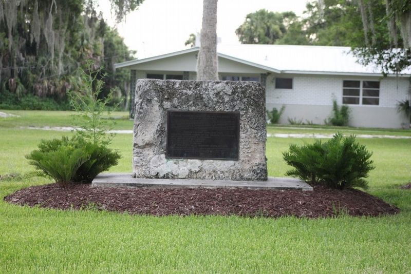 Battle of Okeechobee Marker on stone pedestal. image. Click for full size.