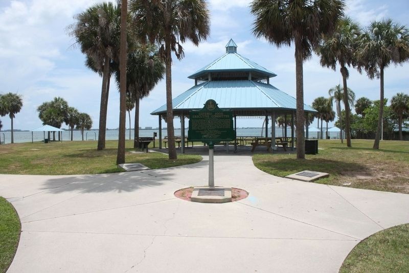 Whitaker Family/Gateway 2000 Executive Committee Marker and pavilion. Click for full size. Whitaker Family/Gateway 2000 Executive Committee Marker and pavilion image. Click for full size.