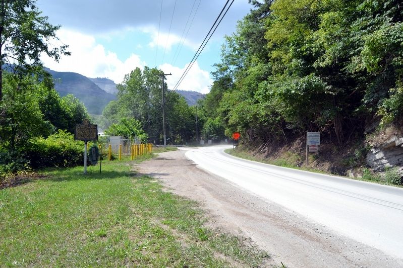 View to Southwest Along US 119 image. Click for full size.