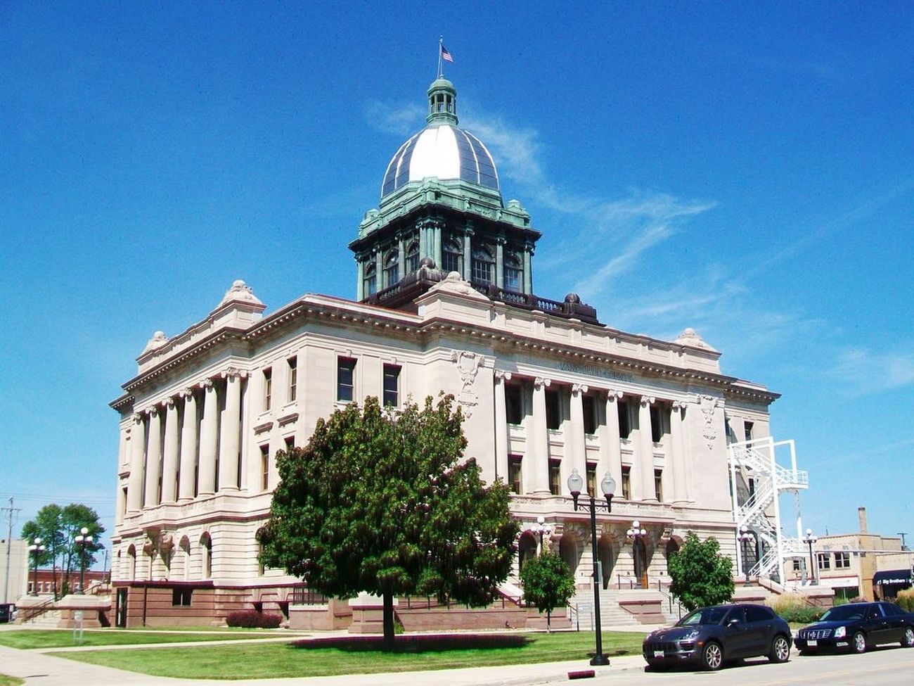 Manitowoc County Courthouse image. Click for full size.