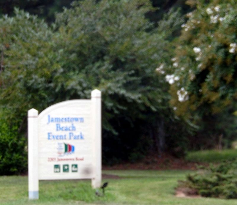 Sign at the entrance to Jamestown Beach Park image. Click for full size.