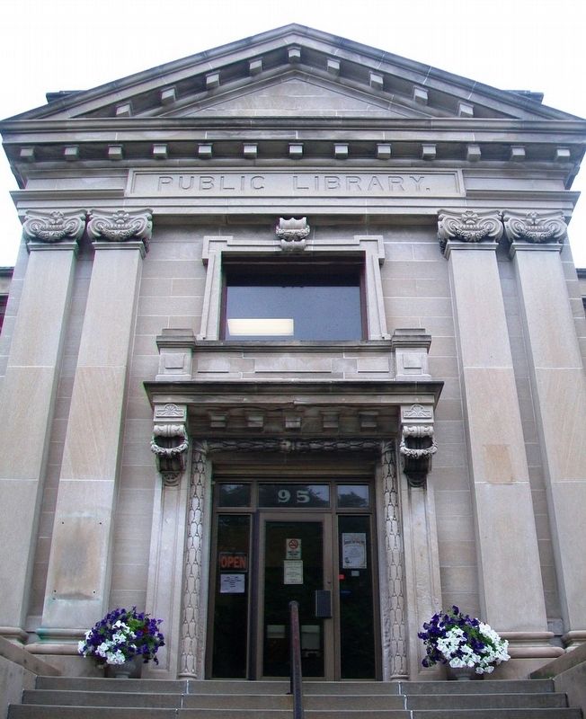 Manistee City Library Entrance image. Click for full size.