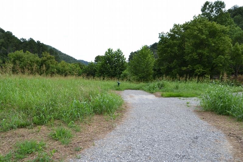 Marker on the Confederate Trail. Click for full size. Marker on the Confederate Trail image. Click for full size.