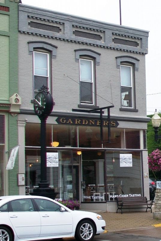 The Gardner Building and Marker image. Click for full size.