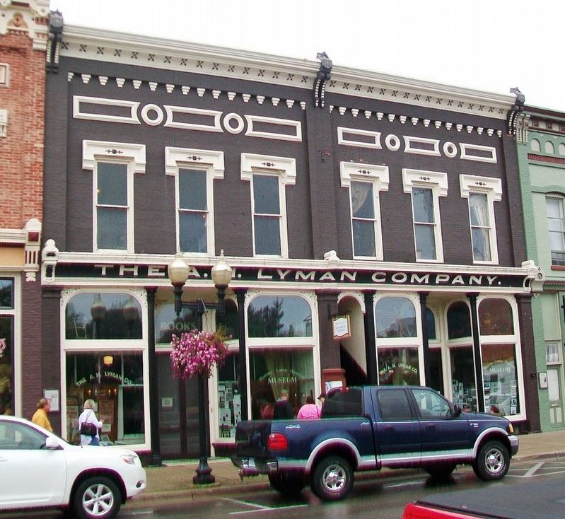 The Lyman Building and Marker image. Click for full size.