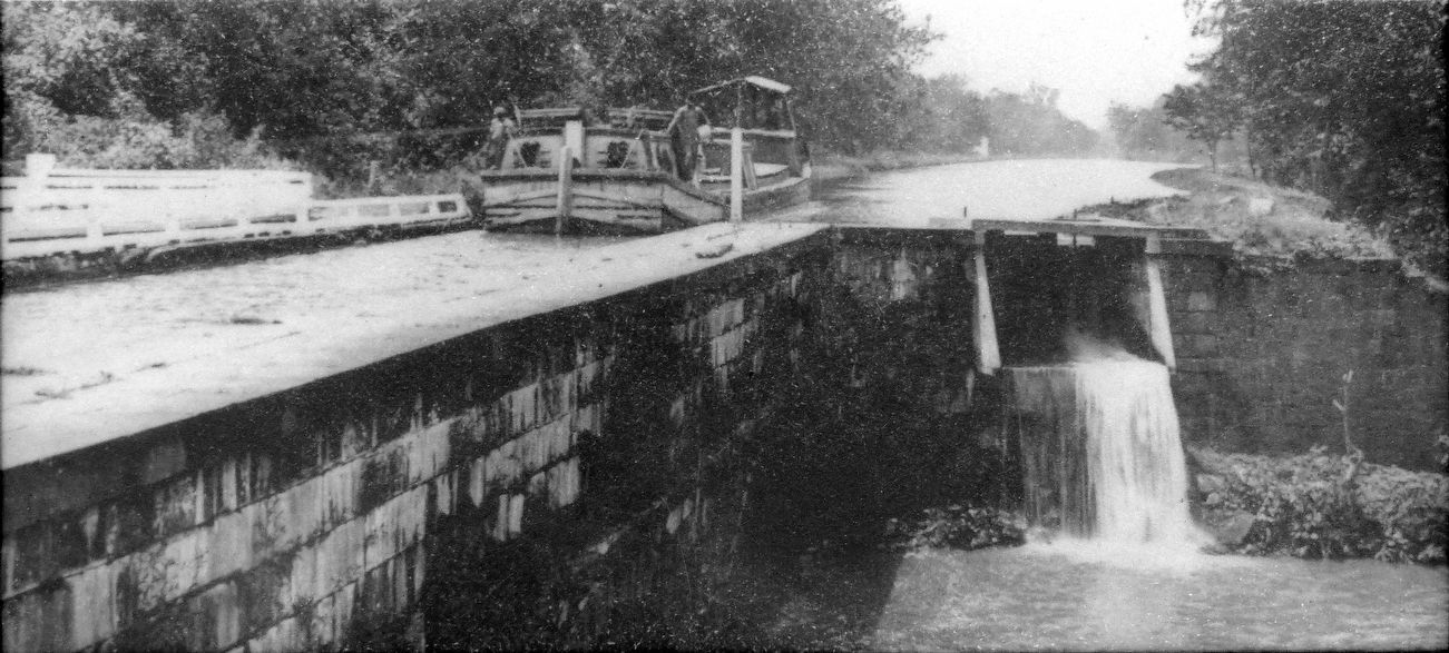 The Seneca Aqueduct image. Click for full size.