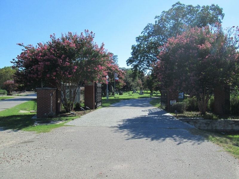 Oakland Memorial Park. Click for full size. Oakland Memorial Park image. Click for full size.