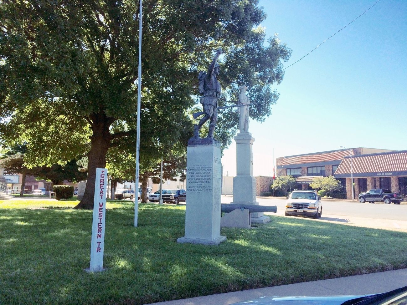 Wide view of Spirit of the American Doughboy Statue. image. Click for full size.