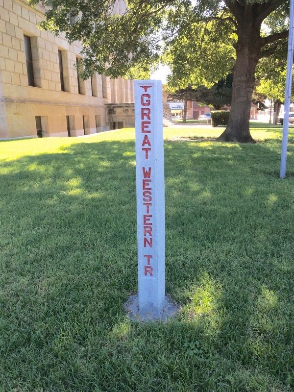 The Great Western Trail pole at the Wilbarger County Courthouse. image. Click for full size.