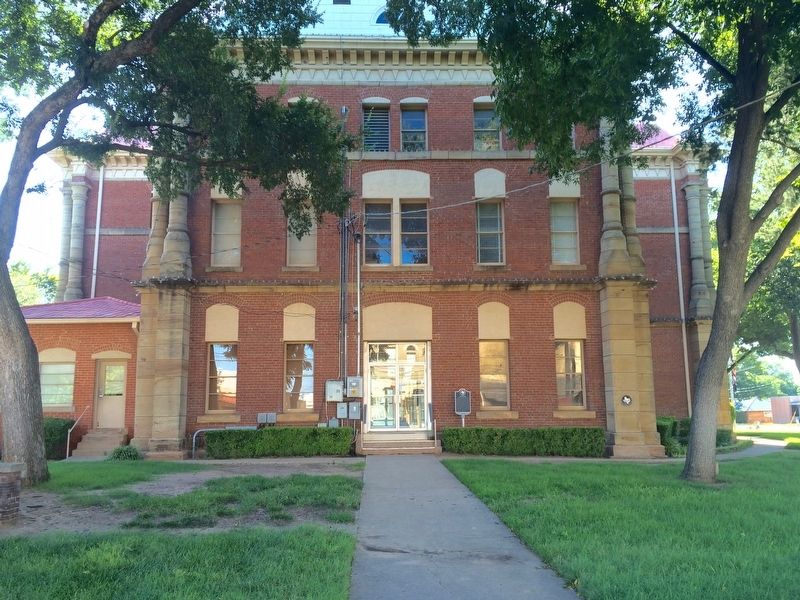 Clay County Courthouse image. Click for full size.