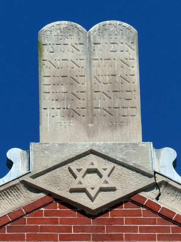 The Ten Commandments. Click for full size. The Ten Commandments image. Click for full size.