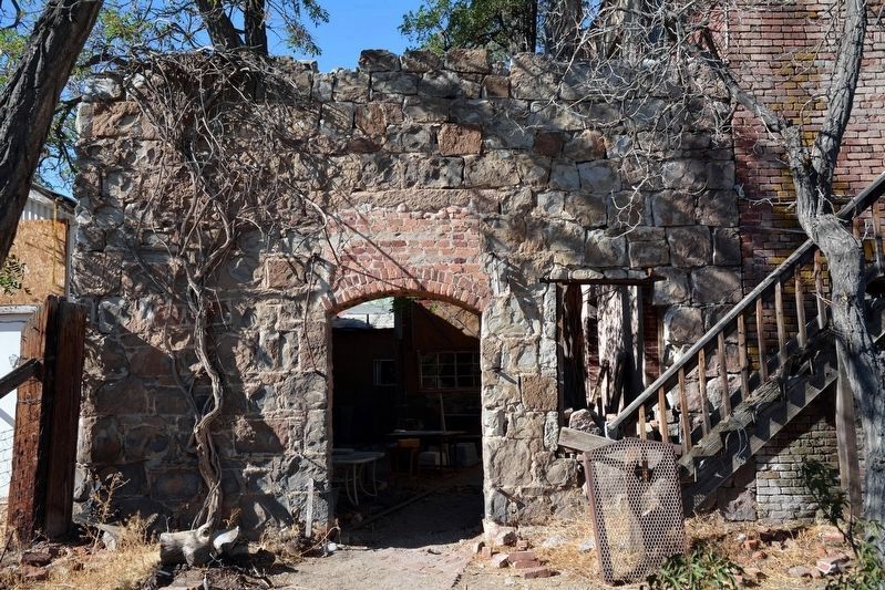 Rear wall of Pony Express and Overland Stage stop. Click for full size. Rear wall of Pony Express and Overland Stage stop image. Click for full size.